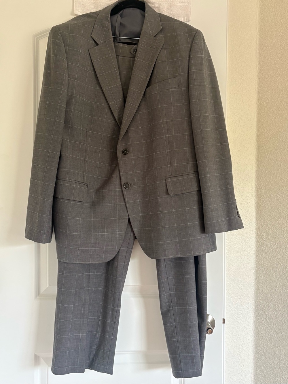 Classic Stafford Windowpane Men's Suit Jacket & Pants